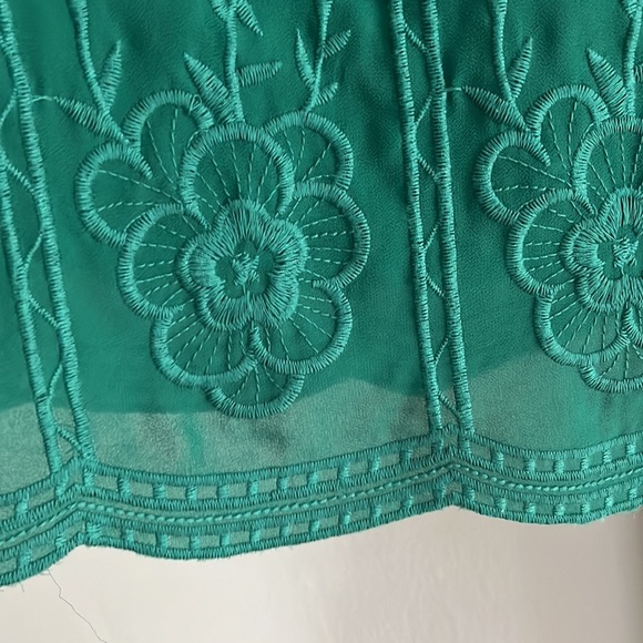 August Mist Stitch Fix Embroidered Sleeveless Gathered Neck Top Green Boho L - Picture 5 of 6
